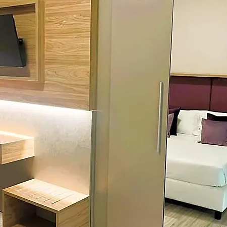 Biancamano 4*