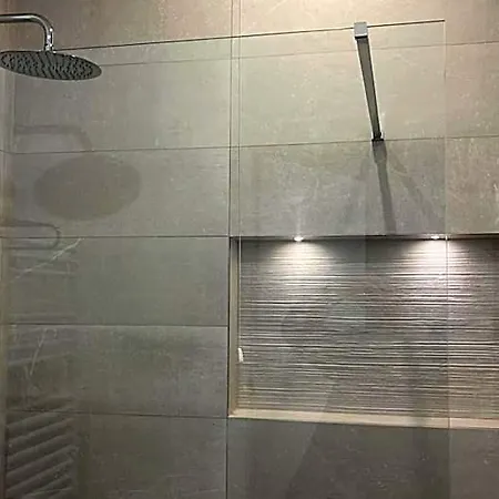 Biancamano 4*