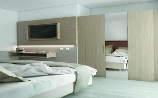 比安卡曼诺酒店 4*